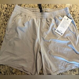 Men’s Lululemon pace breaker short